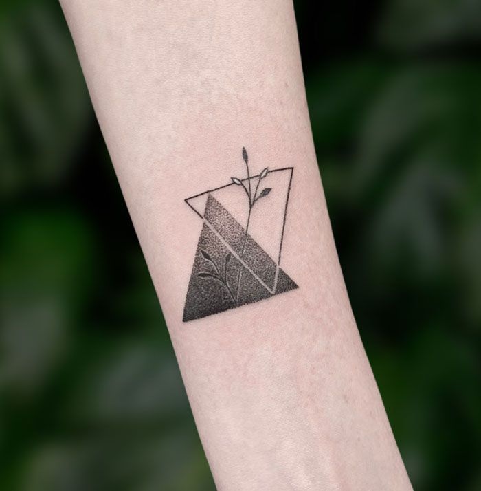 42 tatuagens geométricas que têm tudo a ver com formas e criatividade 39