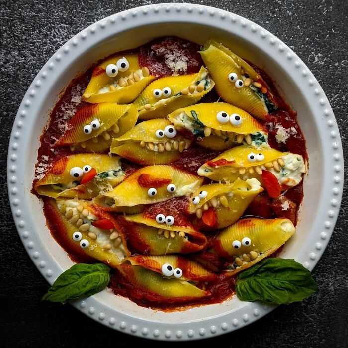 Artista usa comida para criar arte bem humorada (35 fotos) 28