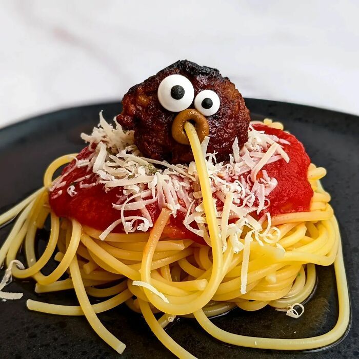 Artista usa comida para criar arte bem humorada (35 fotos) 30