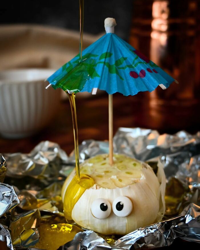 Artista usa comida para criar arte bem humorada (35 fotos) 35