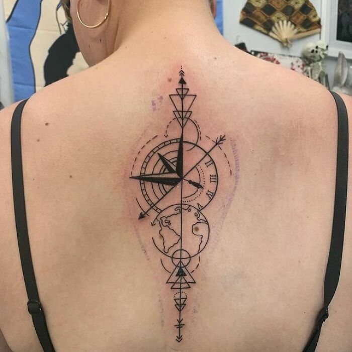 42 tatuagens deslumbrantes na coluna que fazem a dor valer a pena 3