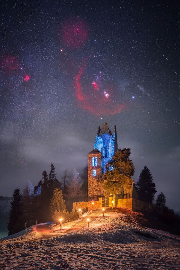 Deslumbrando a beleza celestial: 16 fotos que capturam o esplendor do céu diurno e noturno 9