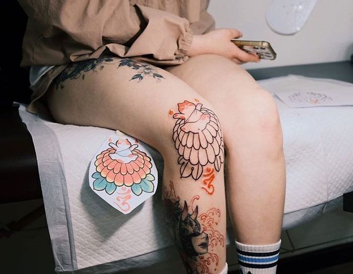 42 tatuagens incríveis que transformam os joelhos em obras de arte! 15