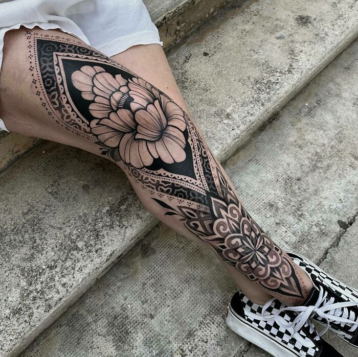 42 tatuagens incríveis que transformam os joelhos em obras de arte! 26