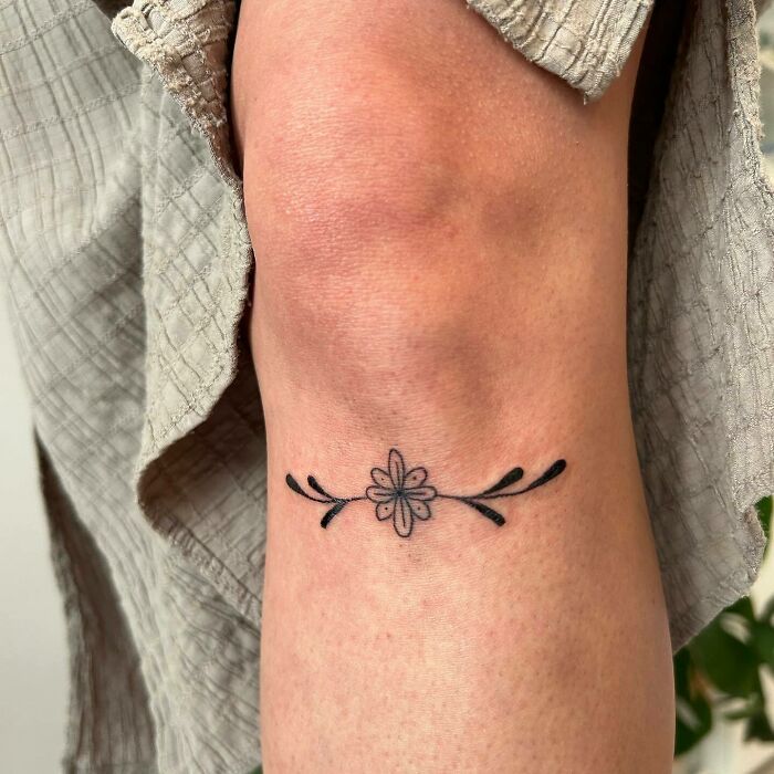 42 tatuagens incríveis que transformam os joelhos em obras de arte! 30