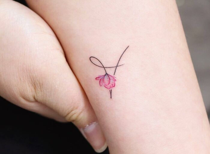 44 tatuagens para mães: Expressando o vínculo precioso com ideias criativas 42