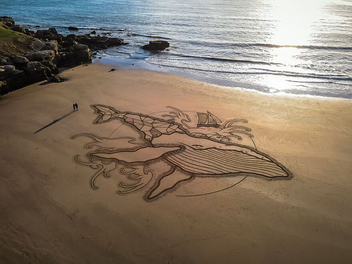 Artista produz grandiosas obras de arte na areia da praia (32 fotos) 14 Artista produz grandiosas obras de arte na areia da praia (32 fotos) 14