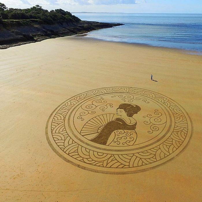 Artista produz grandiosas obras de arte na areia da praia (32 fotos) 20 Artista produz grandiosas obras de arte na areia da praia (32 fotos) 20