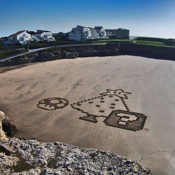 Artista produz grandiosas obras de arte na areia da praia (32 fotos) 28 Artista produz grandiosas obras de arte na areia da praia (32 fotos) 28