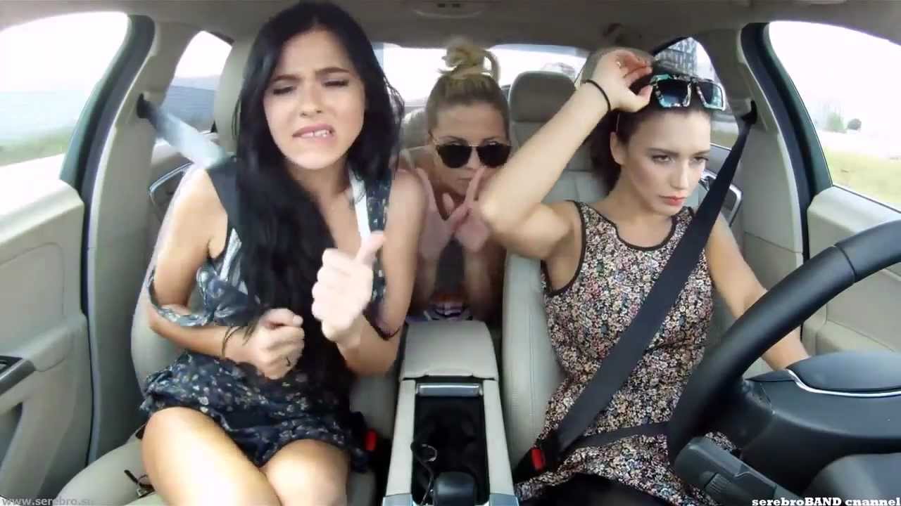Garotas russas sexys e uma câmera no painel do carro 55
