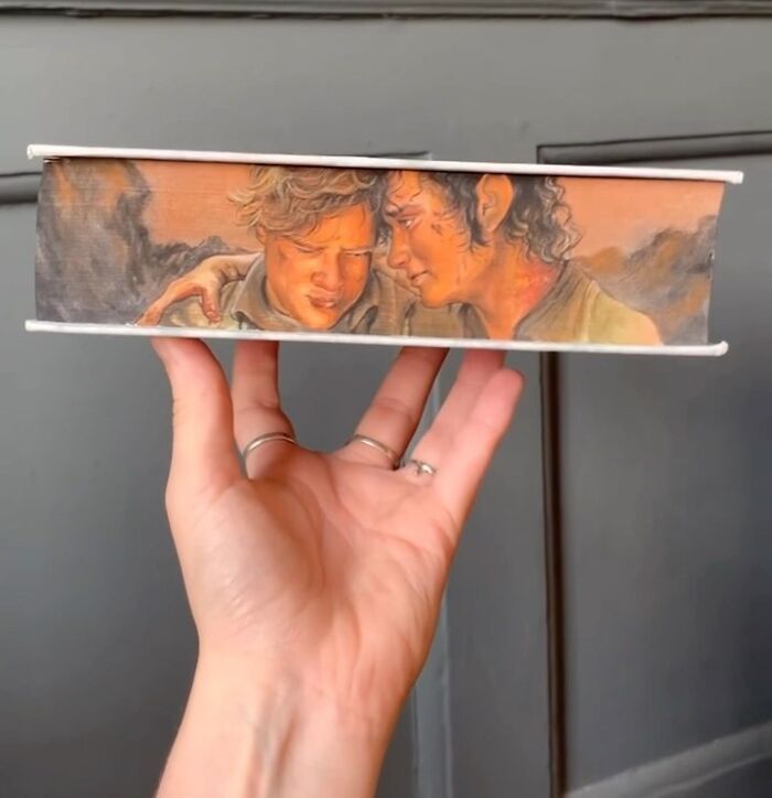 42 desenhos irados nas beiradas dos livros famosos feitos por essa artista! 13