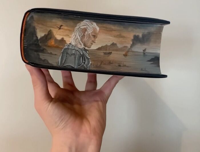 42 desenhos irados nas beiradas dos livros famosos feitos por essa artista! 27