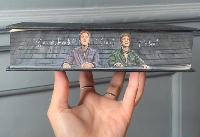 42 desenhos irados nas beiradas dos livros famosos feitos por essa artista! 33