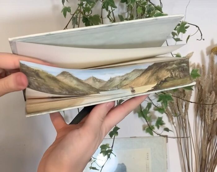 42 desenhos irados nas beiradas dos livros famosos feitos por essa artista! 40