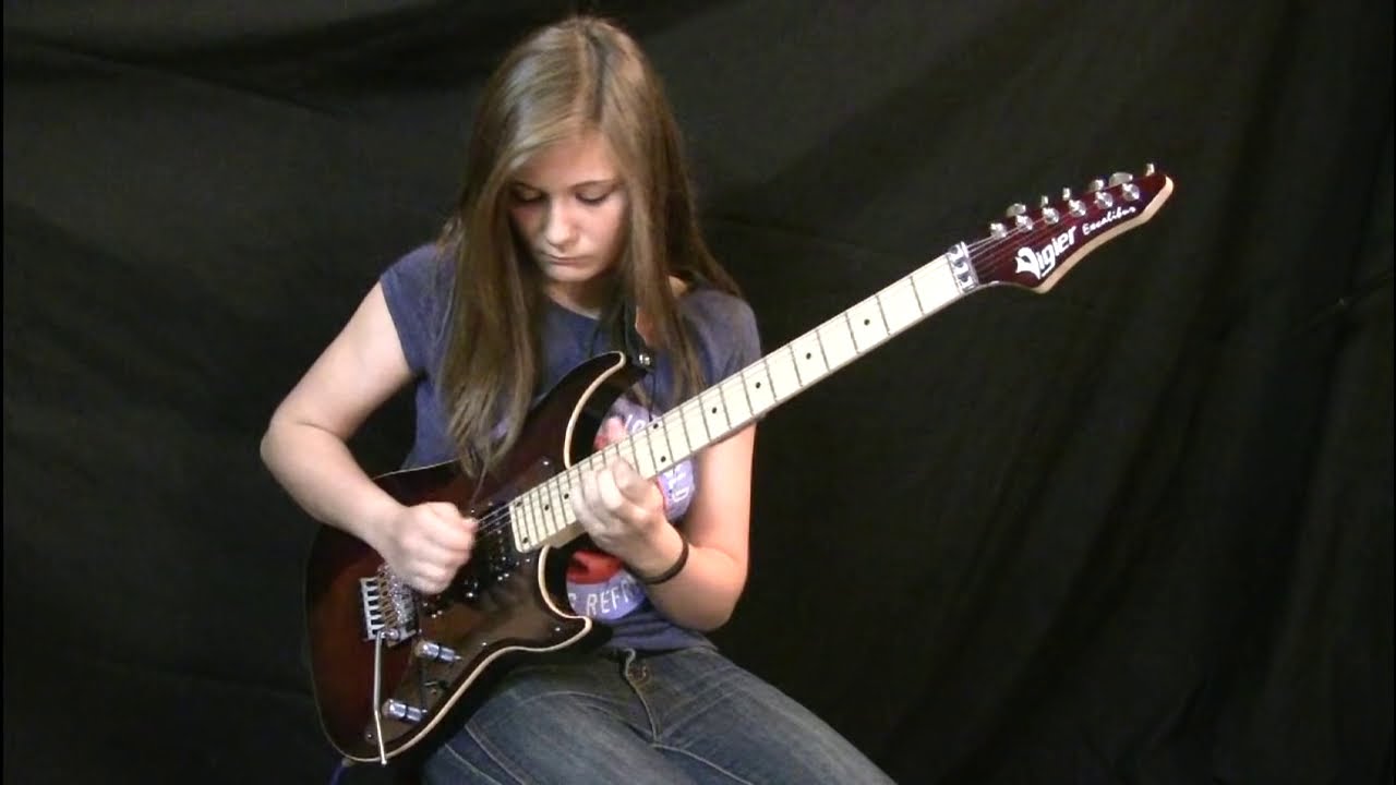 Adolescente impressiona ao imitar solo de guitarra de Eddie Van Halen 6
