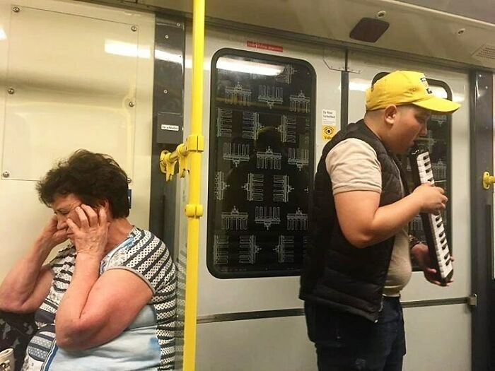 42 vezes que todo mundo precisou olhar duas vezes no metrô de Berlim 5