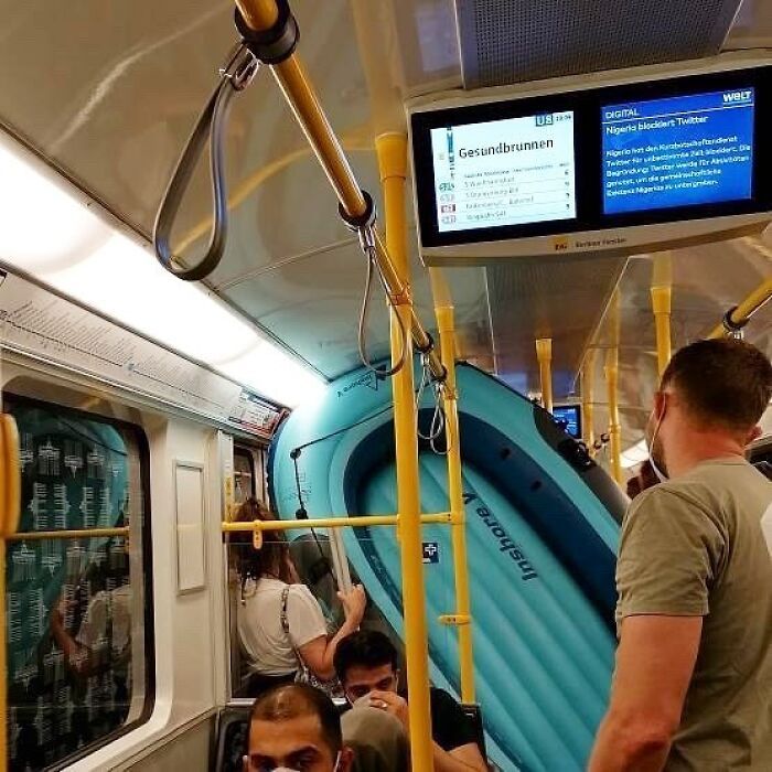 42 vezes que todo mundo precisou olhar duas vezes no metrô de Berlim 22