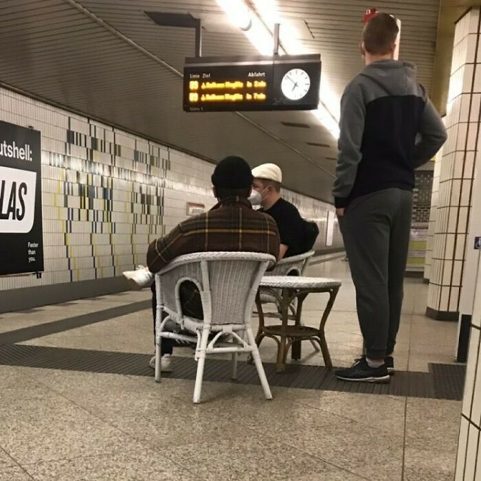 42 vezes que todo mundo precisou olhar duas vezes no metrô de Berlim 24