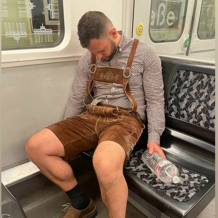 42 vezes que todo mundo precisou olhar duas vezes no metrô de Berlim 29