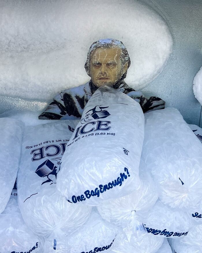 Artista de rua cria magia com papel: 26 cenas divertidas! 17