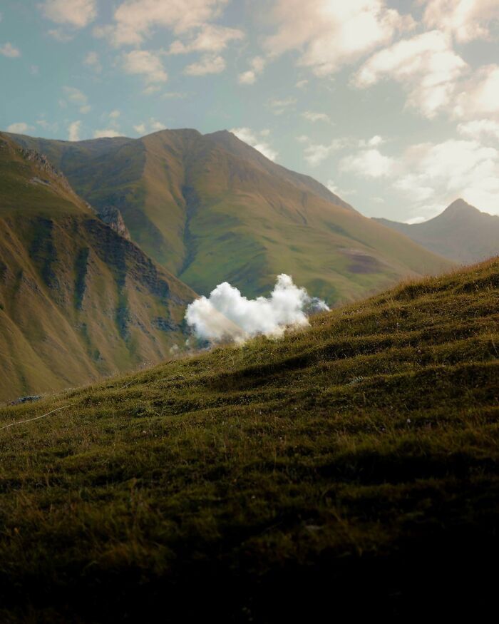 Artista francês transforma sonhos em surrealismo com 42 imagens de pura paz 11