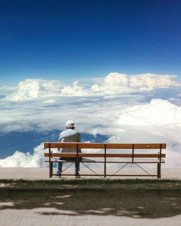 Artista francês transforma sonhos em surrealismo com 42 imagens de pura paz 22