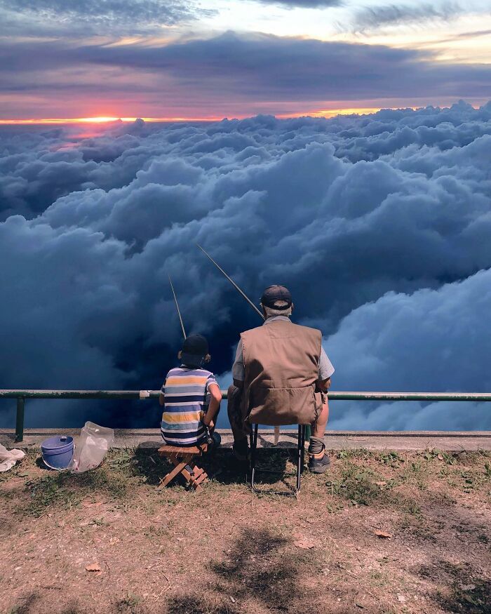 Artista francês transforma sonhos em surrealismo com 42 imagens de pura paz 40