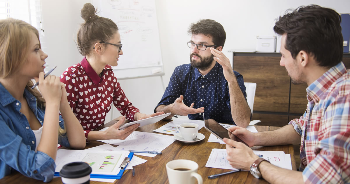 38 maneiras inusitadas de passar o tempo durante uma reunião chata 1