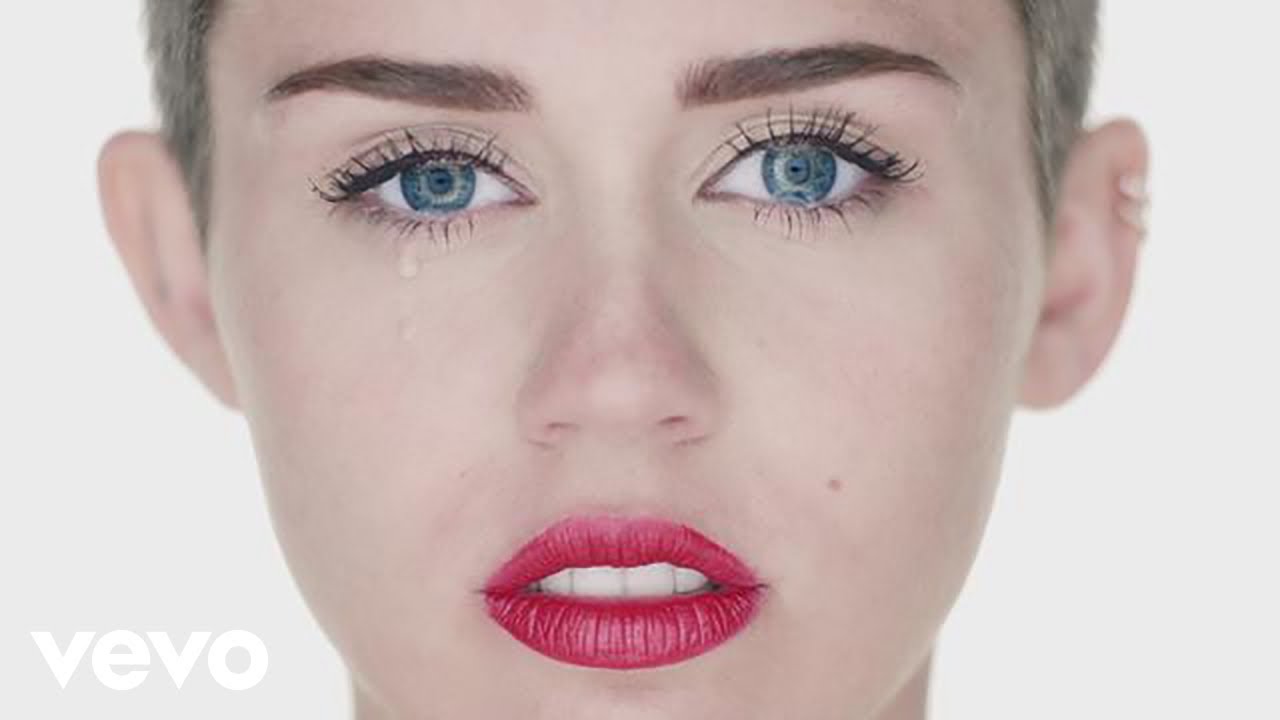 Novo videoclipe da Miley Cyrus criar polêmica ao aparecer nua.