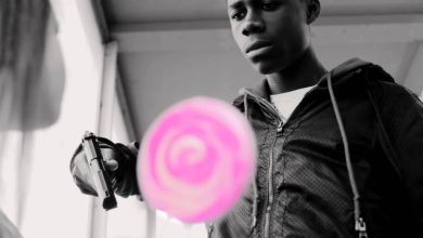 Roubando doce de uma criança 6