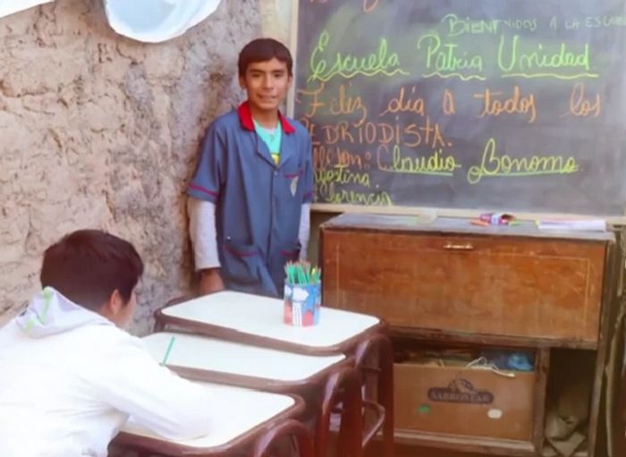 Menino de 12 anos constrói escola em casa para educar vizinhança 3 Menino de 12 anos constrói escola em casa para educar vizinhança 3