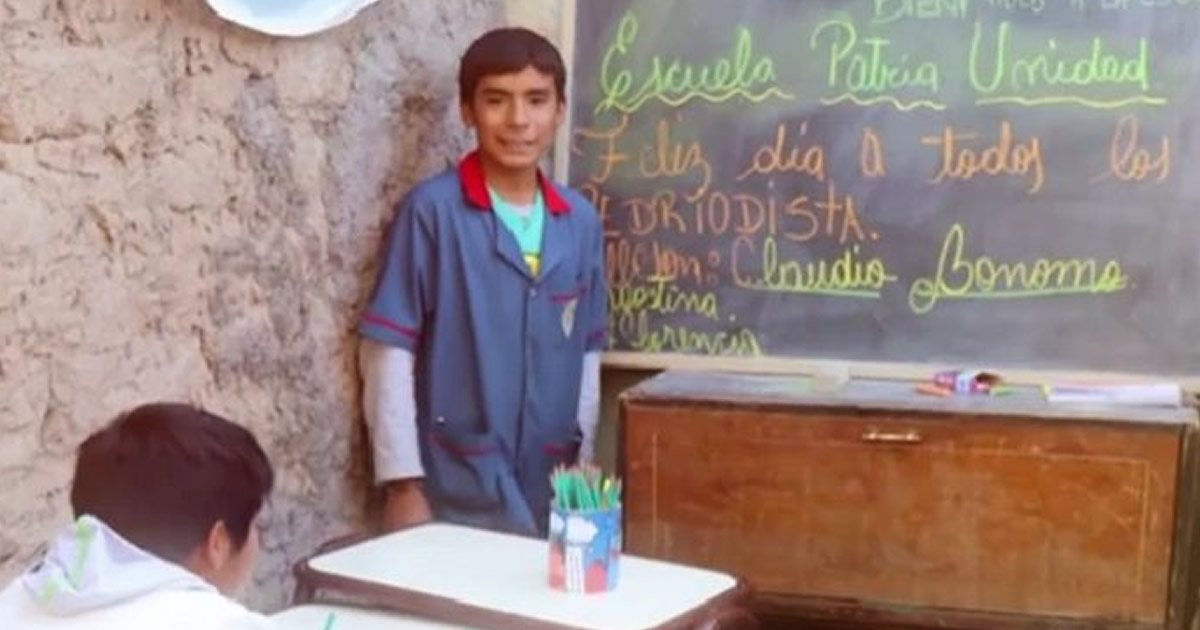 Menino de 12 anos constrói escola em casa para educar vizinhança 5