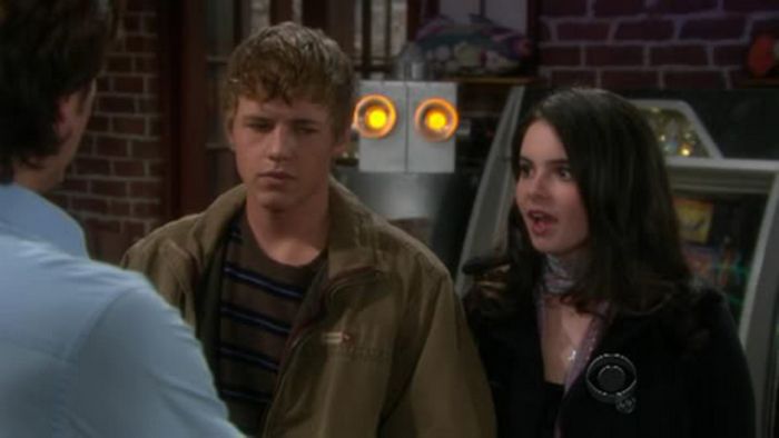 Os bastidores chocantes: 25 atores expulsos de suas próprias séries! 22