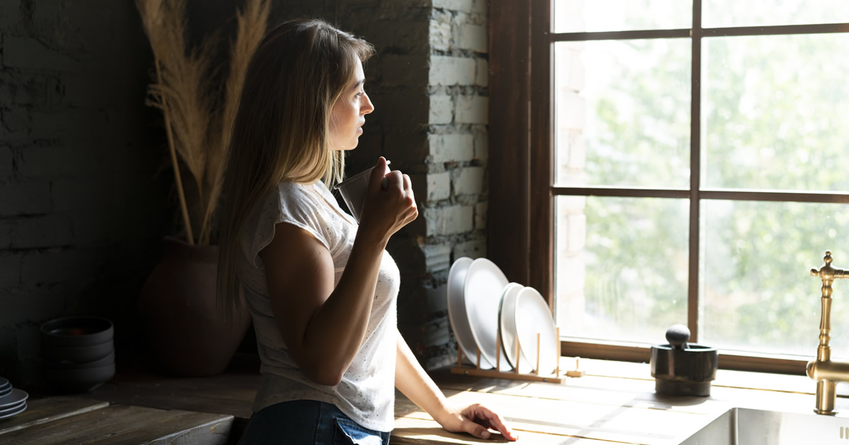 35 coisas bizarras que todo mundo já fez quando pensou estar sozinho 1