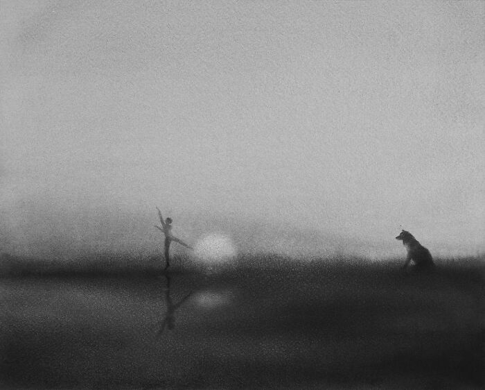 Arte encantadora de Elicia Edijanto: Aquarelas em preto e branco que capturam a inocência e a natureza 14