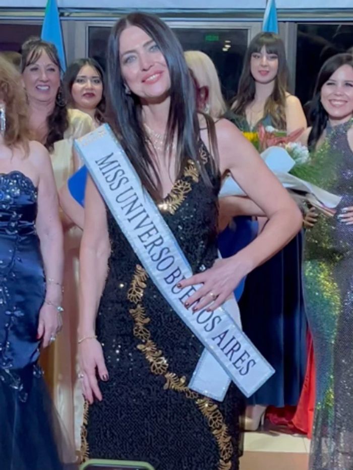 Surpreendente! Mulher de 60 anos que ganhou o título de Miss Universo em Buenos Aires 5