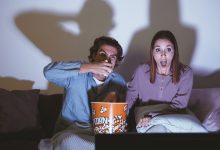 42 regras não escritas de assistir a filmes em casa: Etiqueta do cinema caseiro com humor 25