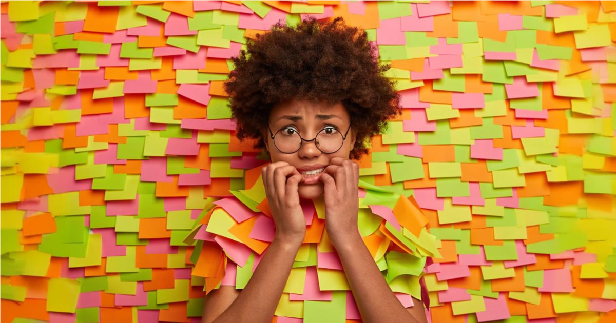 45 pensamentos intrusivos que todo mundo tem (Mas ninguém admite)