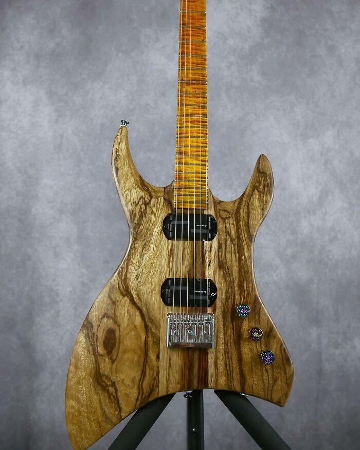 Burls Art: O luthier que transforma materiais inusitados em guitarras extraordinárias (28 fotos) 10