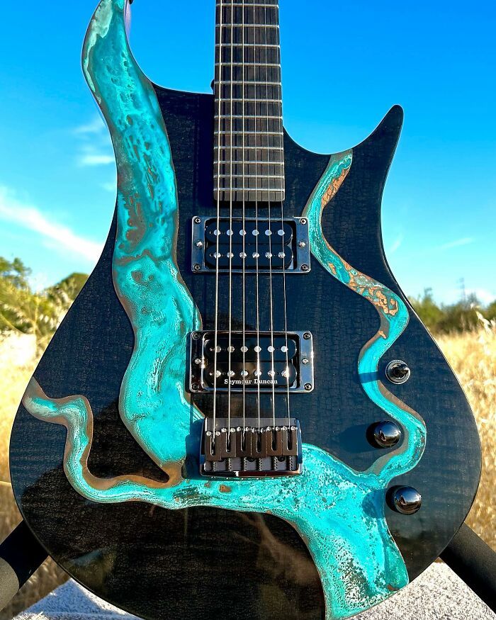 Burls Art: O luthier que transforma materiais inusitados em guitarras extraordinárias (28 fotos) 14