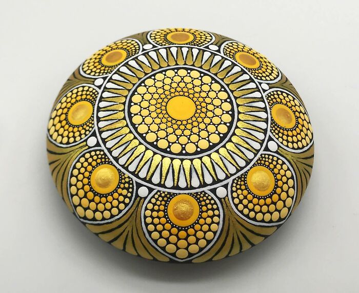 A arte surpreendente de Rafaela Santos: Mandalas em pedras que trazem paz e beleza (30 fotos) 2 A arte surpreendente de Rafaela Santos: Mandalas em pedras que trazem paz e beleza (30 fotos) 2