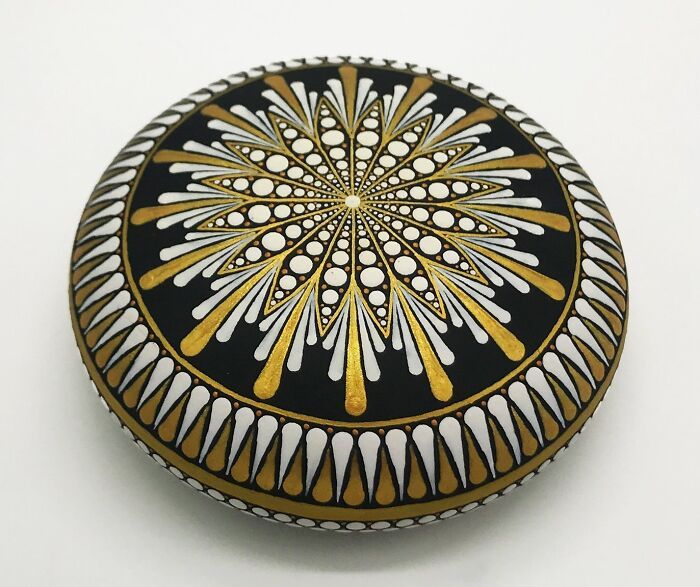 A arte surpreendente de Rafaela Santos: Mandalas em pedras que trazem paz e beleza (30 fotos) 5 A arte surpreendente de Rafaela Santos: Mandalas em pedras que trazem paz e beleza (30 fotos) 5