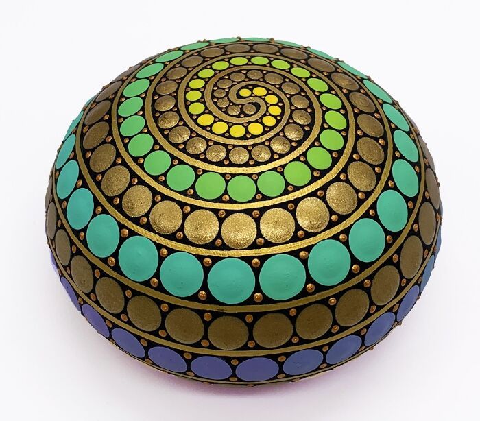 A arte surpreendente de Rafaela Santos: Mandalas em pedras que trazem paz e beleza (30 fotos) 10 A arte surpreendente de Rafaela Santos: Mandalas em pedras que trazem paz e beleza (30 fotos) 10