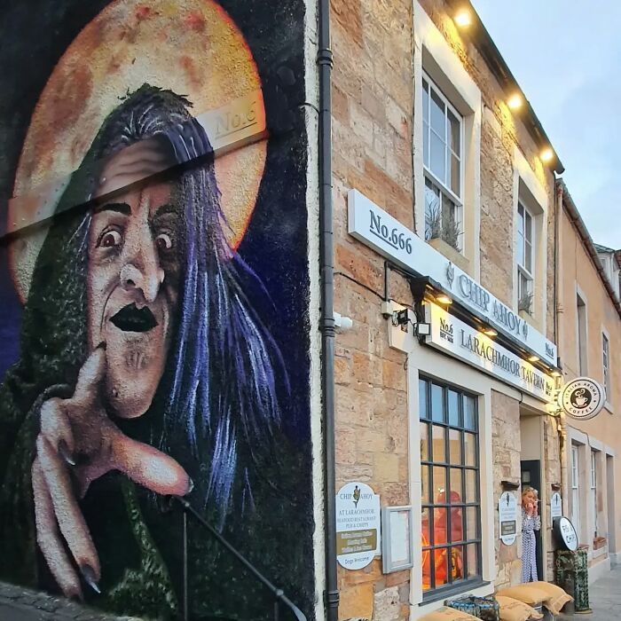 Bobby RogueOne: O artista de rua que faz Glasgow sorrir com seus murais surpreendentes (30 fotos) 15