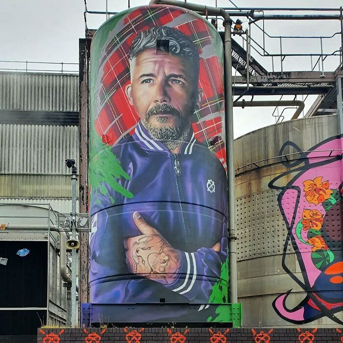 Bobby RogueOne: O artista de rua que faz Glasgow sorrir com seus murais surpreendentes (30 fotos) 21