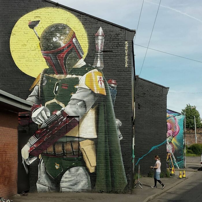 Bobby RogueOne: O artista de rua que faz Glasgow sorrir com seus murais surpreendentes (30 fotos) 26