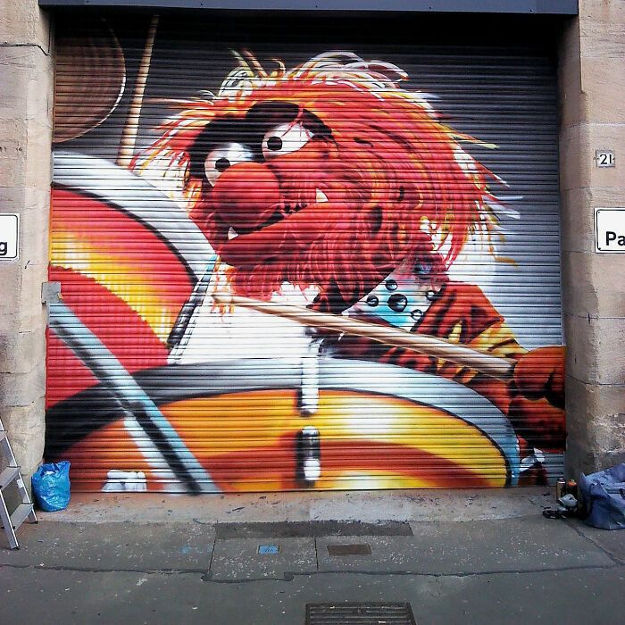 Bobby RogueOne: O artista de rua que faz Glasgow sorrir com seus murais surpreendentes (30 fotos) 28