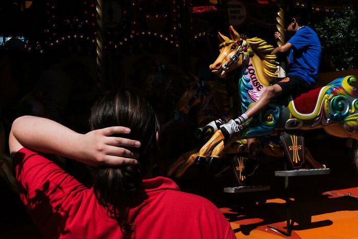 A arte de capturar o inesperado: A fotografia urbana de Polly Rusyn (30 fotos) 4 A arte de capturar o inesperado: A fotografia urbana de Polly Rusyn (30 fotos) 4