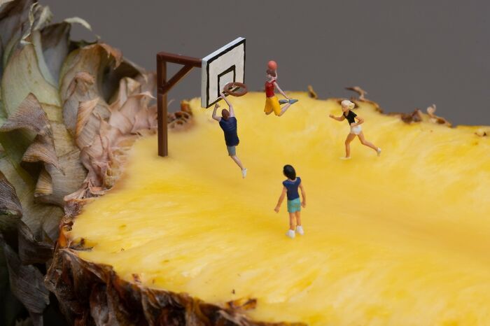 Tiny Wasteland: o universo minúsculo e criativo onde migalhas viram montanhas (20 fotos) 2