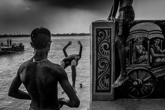 Ayanava Sil: a poesia da fotografia de rua em preto e branco (30 fotos) 17